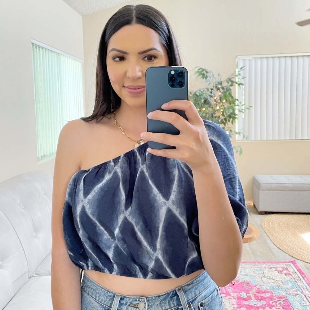 Banana Republic One Shoulder Blue Cropped Top